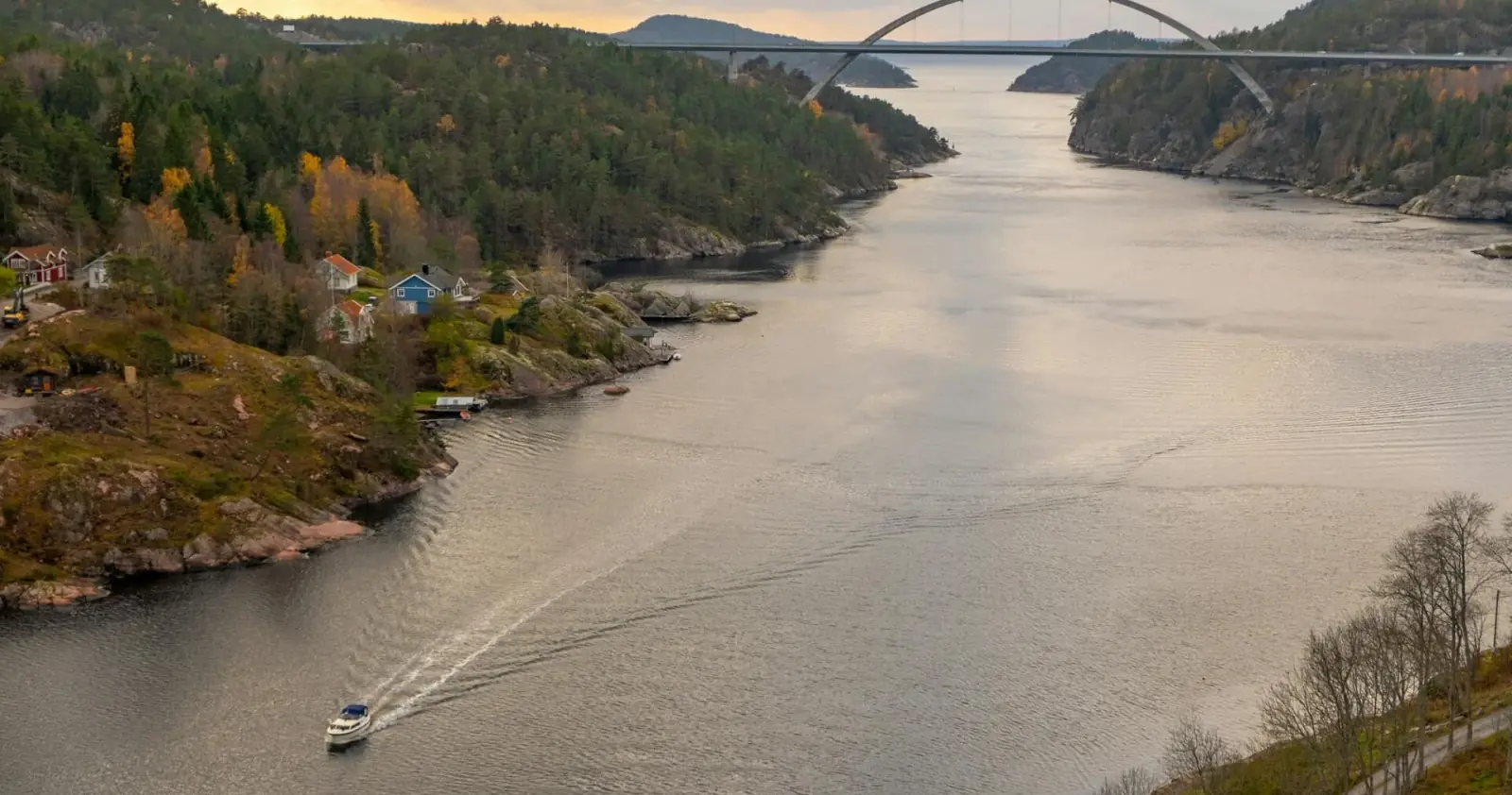 Svinesundsbrua over grensen mellom Sverige og Norge